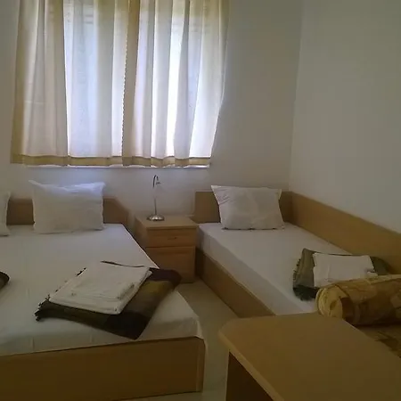 House Of Flowers ゲストハウス アフトポル