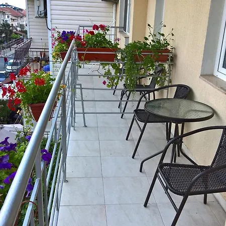 Гостевой дом House Of Flowers