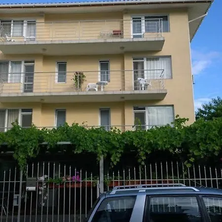 Pensjonat House Of Flowers *